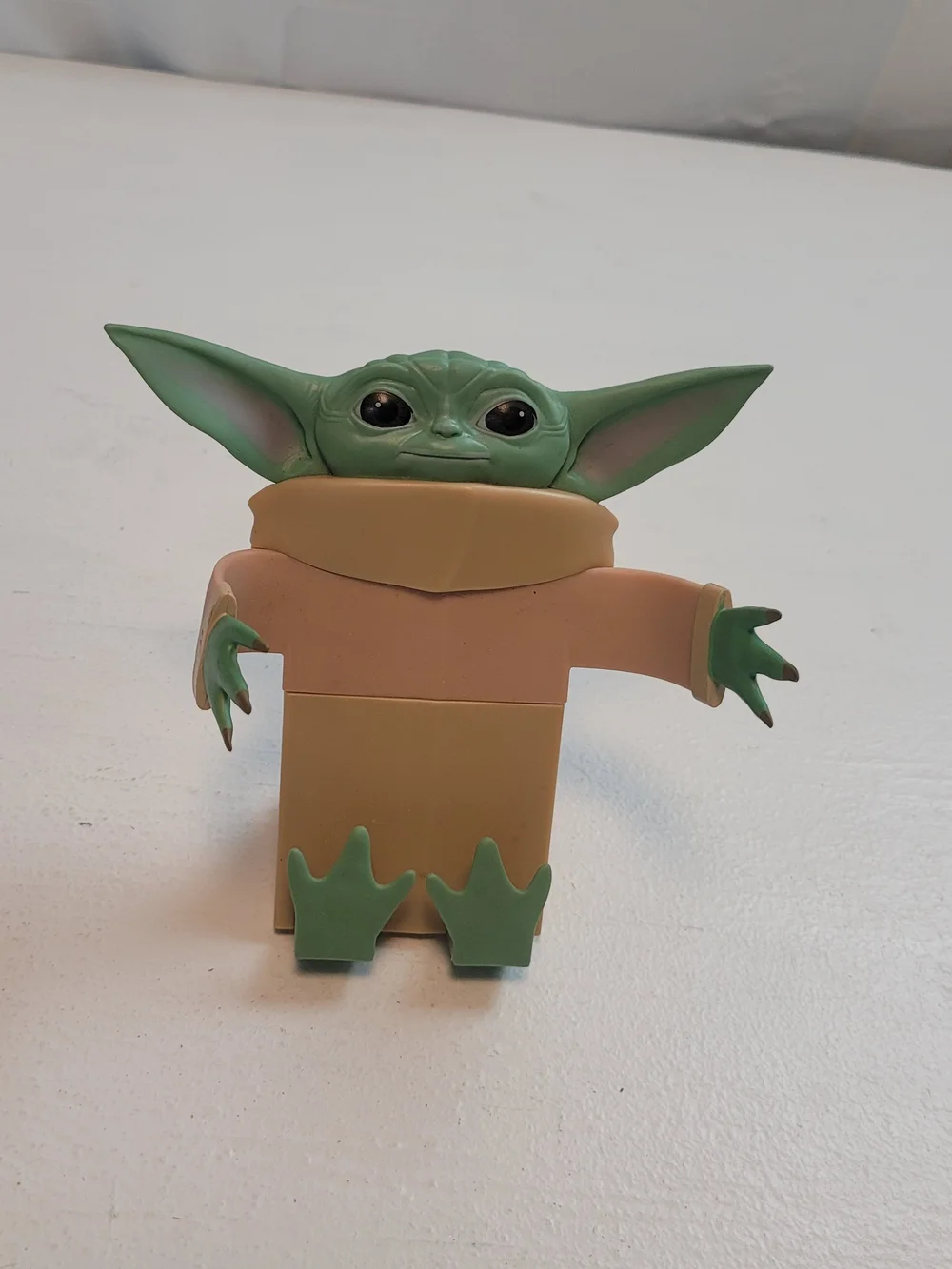 Star Wars The Mandalorian Grogu (Baby Yoda) flexi phone holder and stand